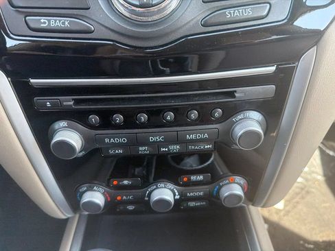 Used 2017 Nissan Pathfinder S AWD/4WD image 6