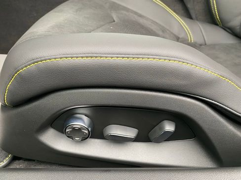 New 2026 Chevrolet Corvette Stingray Premium Cpe w/ Z51 Performance Package image 11