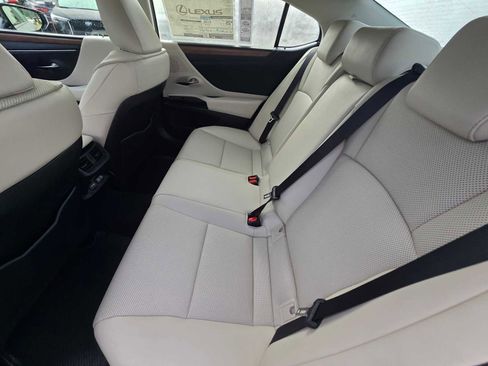 New 2025 Lexus ES 350 w/ Premium Package image 19