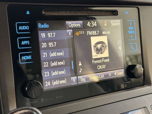 Used 2016 Toyota Sienna XLE w/ XLE Navigation Package FWD image 24