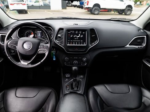 Used 2020 Jeep Cherokee Latitude w/ Quick Order Package 26F North image 8