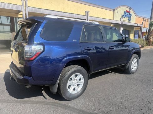 Used 2016 Toyota 4Runner SR5 AWD/4WD image 11