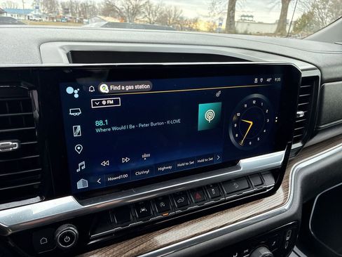 Used 2023 Chevrolet Silverado 1500 LT Trail Boss w/ Protection Package image 15