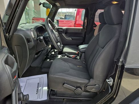 Used 2015 Jeep Wrangler Sport AWD/4WD image 13