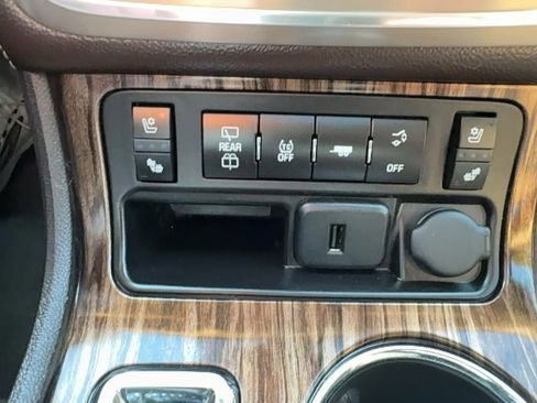 Used 2015 GMC Acadia Denali image 34