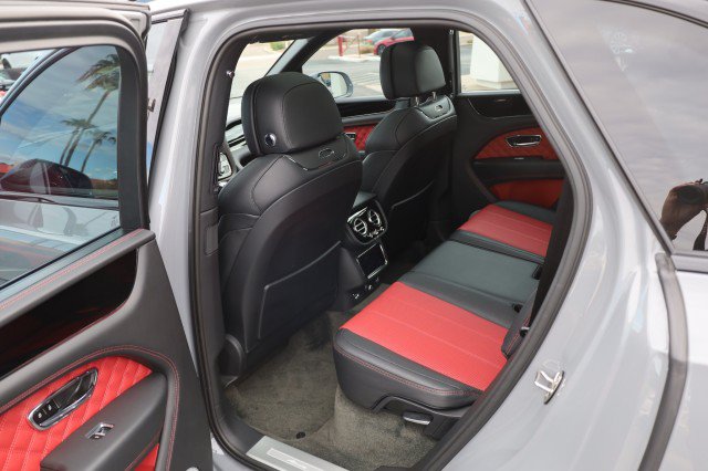 Used 2023 Bentley Bentayga AWD/4WD image 41