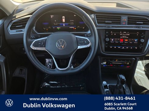 Certified 2022 Volkswagen Tiguan SE FWD image 13