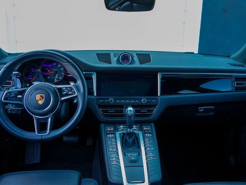 Used 2021 Porsche Macan AWD/4WD image 30
