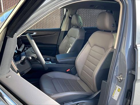 Certified 2025 Volkswagen Atlas SEL image 24