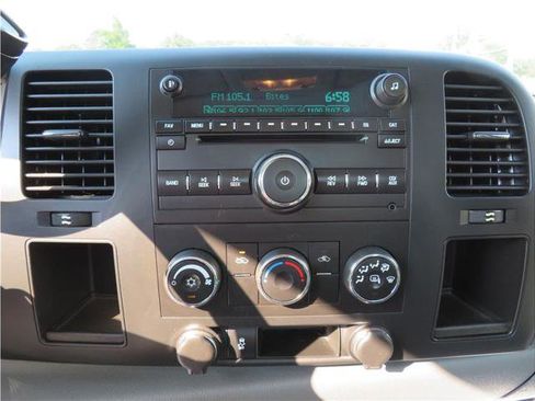 Used 2013 Chevrolet Silverado 2500 W/T image 6