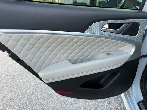 Used 2022 Genesis G70 3.3T image 42