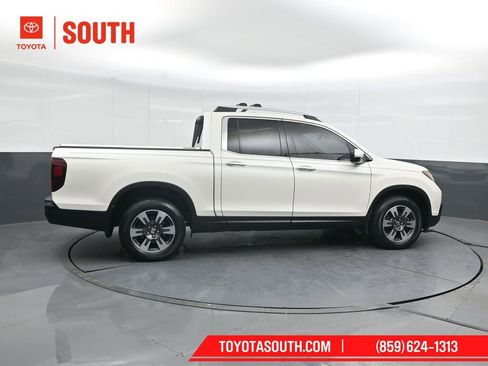 Used 2019 Honda Ridgeline RTL-E image 3