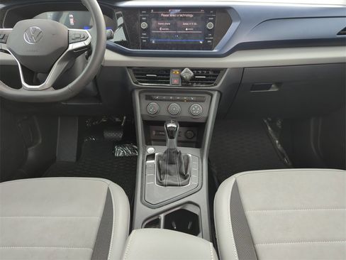 Used 2022 Volkswagen Taos SE w/ Panoramic Sunroof Package image 26