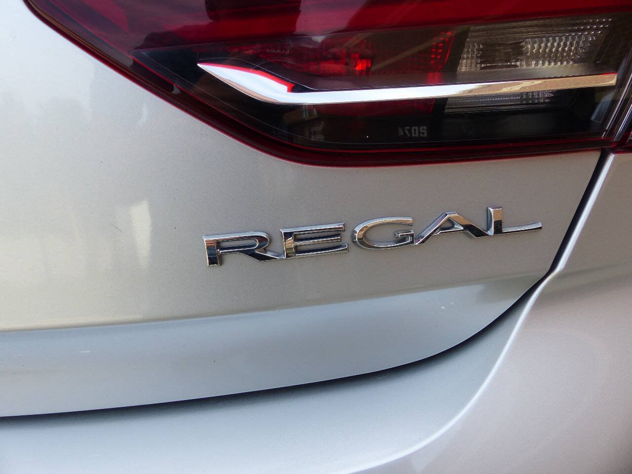 Used 2019 Buick Regal Preferred w/ Driver Confidence Package I FWD image 9