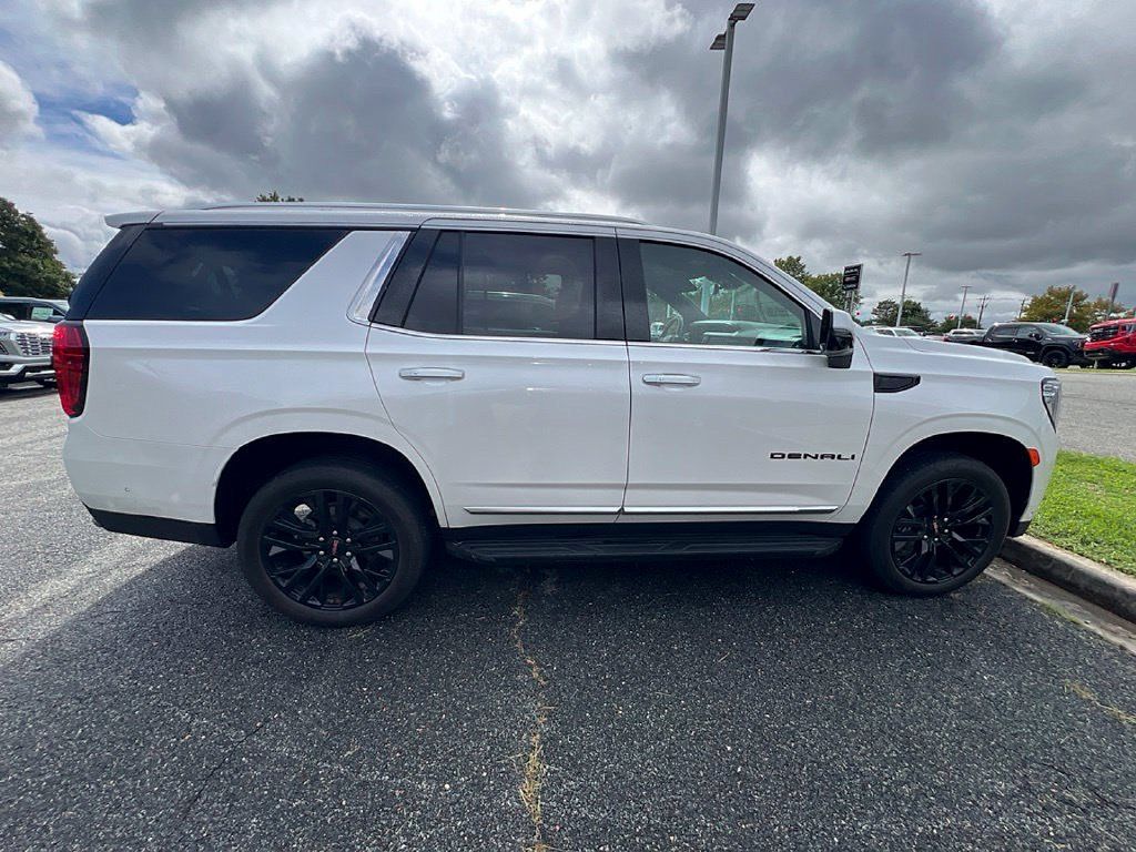 Used 2024 GMC Yukon Denali w/ Advanced Technology Package AWD/4WD image 10