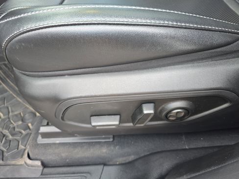 Used 2024 Jeep Grand Cherokee Limited w/ Luxury Tech Group II image 17