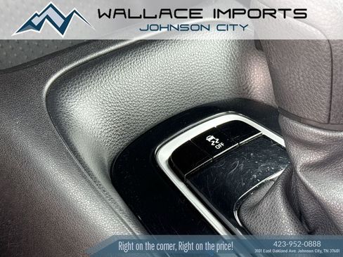Used 2021 Toyota Corolla LE FWD image 25