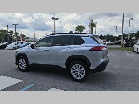 Used 2022 Toyota Corolla Cross LE w/ Moonroof Package FWD image 27
