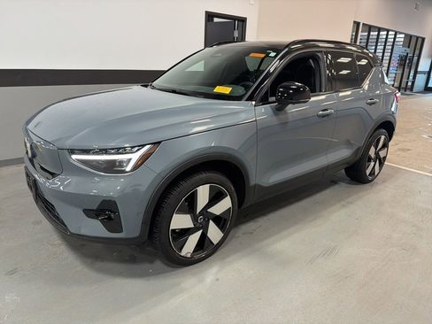 Certified 2023 Volvo XC40 Recharge Ultimate image 1
