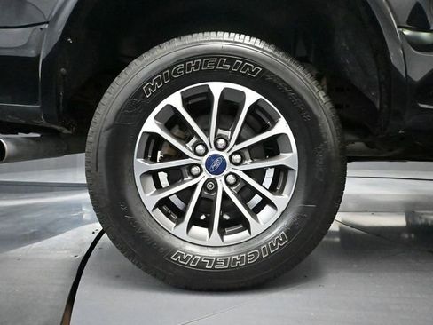 Used 2019 Ford F150 XLT w/ Equipment Group 302A Luxury image 16