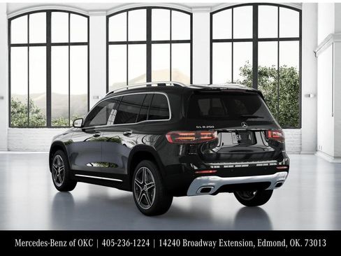 Used 2026 Mercedes-Benz GLB 250 image 28