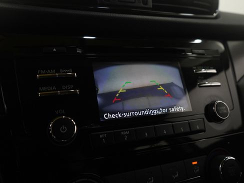 Used 2018 Nissan Rogue Sport S image 26