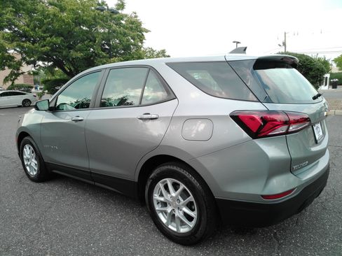 Used 2023 Chevrolet Equinox LS FWD image 5