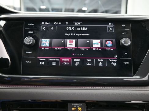 Used 2022 Volkswagen Taos SEL w/ Panoramic Sunroof Package image 24