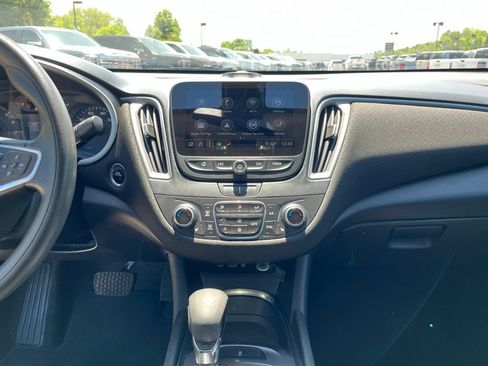 Used 2022 Chevrolet Malibu LT FWD image 24