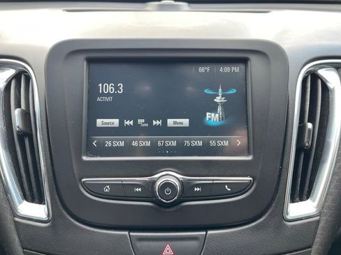 Used 2018 Chevrolet Malibu LT FWD image 24