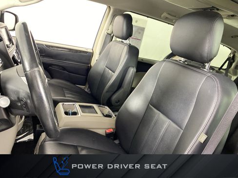 Used 2015 Chrysler Town & Country Touring w/ Driver Convenience Group FWD image 15