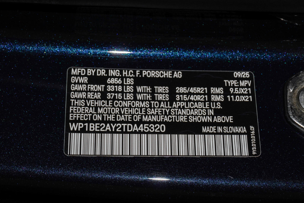 Certified 2026 Porsche Cayenne E-Hybrid Coupe AWD/4WD image 30