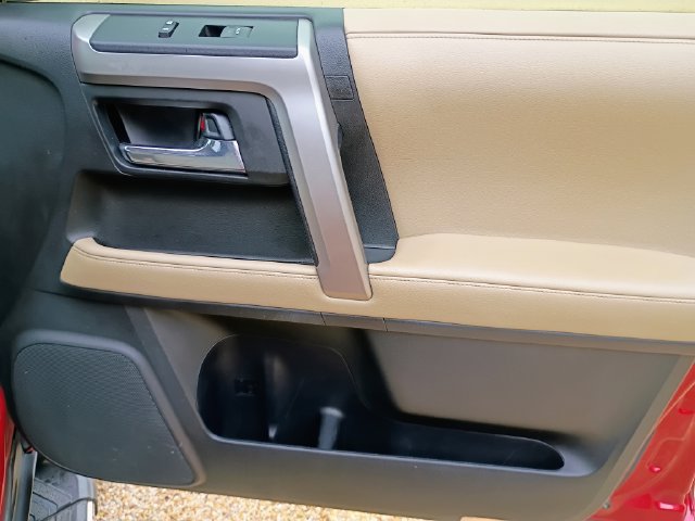 Used 2016 Toyota 4Runner SR5 RWD image 44