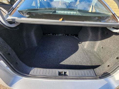 Used 2025 Nissan Versa SV FWD image 12