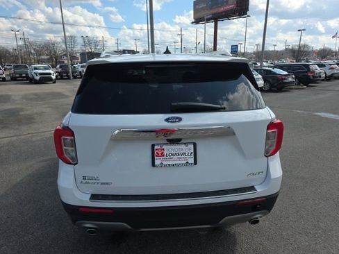 Used 2023 Ford Explorer Limited image 5
