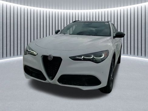 New 2025 Alfa Romeo Stelvio Sprint image 21