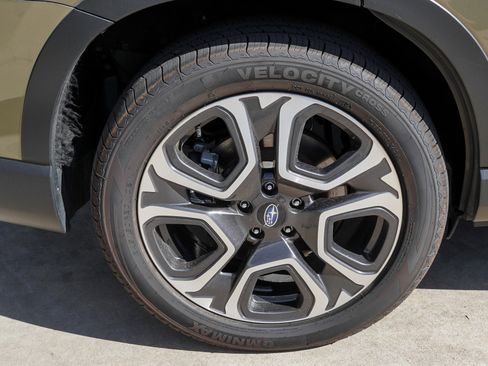 Used 2023 Subaru Ascent Limited w/ Technology Package AWD/4WD image 12