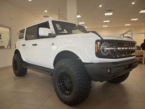New 2026 Ford Bronco Outer Banks AWD/4WD image 1