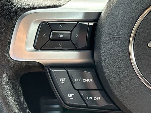 Used 2017 Ford Mustang Coupe image 18