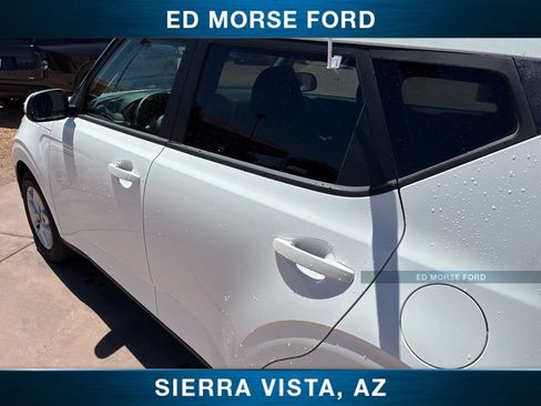 Used 2025 Kia Soul LX FWD image 13