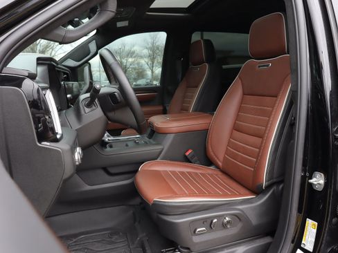 Used 2025 GMC Sierra 2500 Denali Ultimate image 8