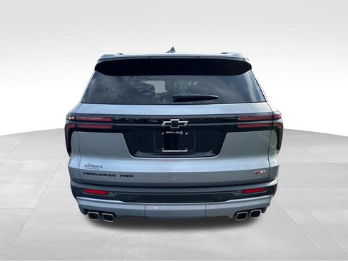 Used 2025 Chevrolet Traverse Z71 w/ LPO, Floor Liner Package AWD/4WD image 4