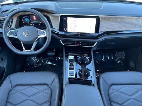 New 2026 Volkswagen Atlas SE FWD image 12