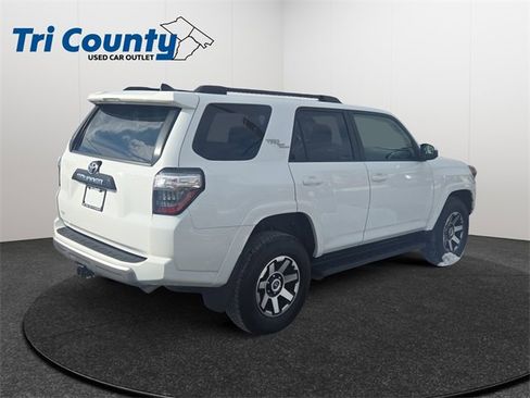 Certified 2024 Toyota 4Runner TRD Off-Road image 8