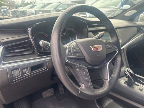 Certified 2022 Cadillac XT5 Premium Luxury image 13