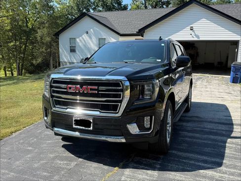 Used 2022 GMC Yukon SLT AWD/4WD image 2