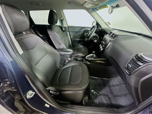Used 2015 Kia Soul + FWD image 11