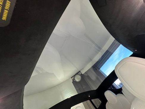 Used 2023 Tesla Model S Plaid image 12