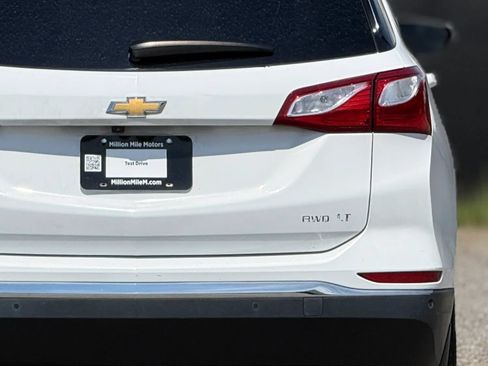 Used 2018 Chevrolet Equinox LT w/ Sun & Infotainment Package AWD/4WD image 14