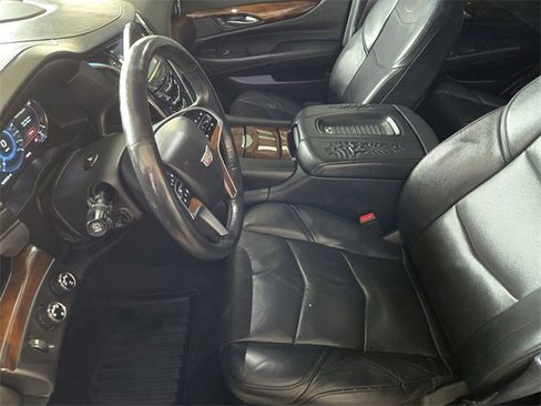 Used 2017 Cadillac Escalade Luxury image 14